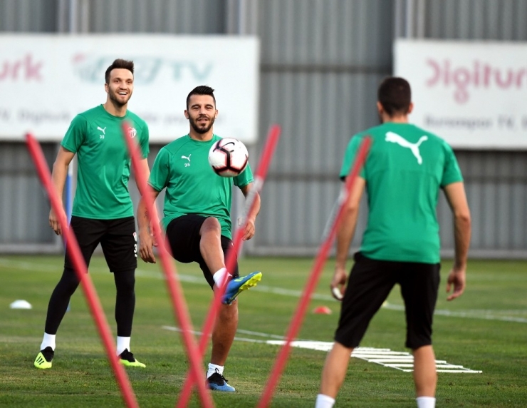 Bursaspor’da Ekong Ve Kembo Antrenmana Katılmadı