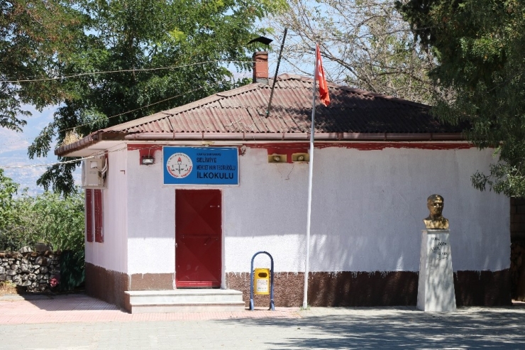 60 Yıllık İlköğretim Okulu İlgi Bekliyor