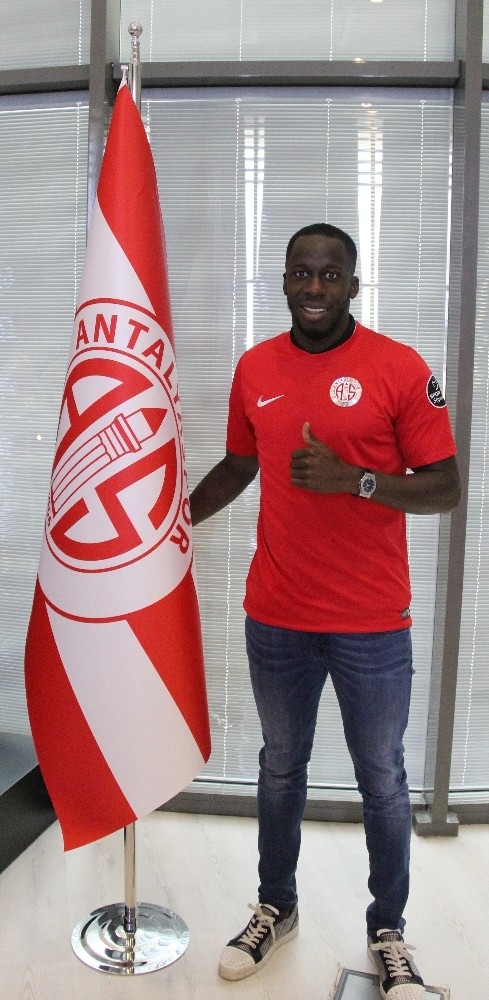 Antalyaspor’da İki Yeni Transferde Lisans Problemi