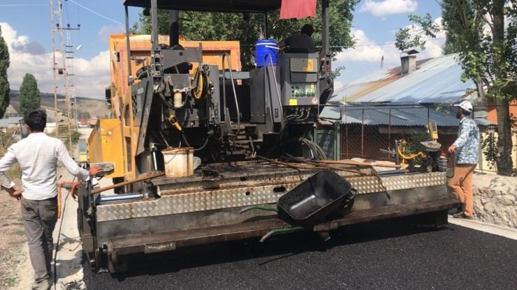 Başkan Toksoy Sanayi’de Sıcak Asfalt Yapımını İnceledi