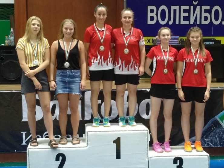 Bulgaristan’dan Şampiyon Döndüler