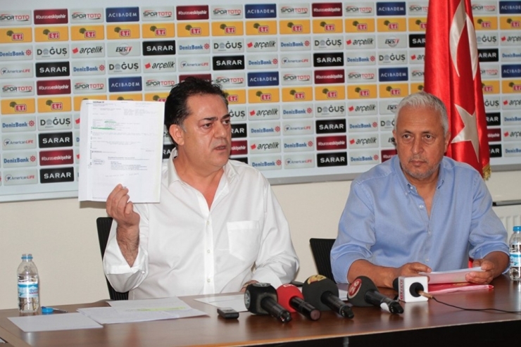 Eskişehirspor Başkanı Halil Ünal, Başkan Büyükerşen’i İstifaya Davet Etti