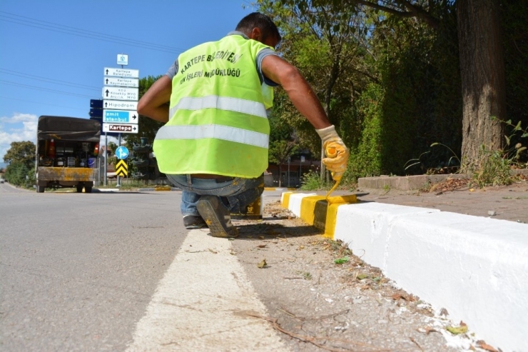 Kartepe’nin Kaldırımları Renkleniyor