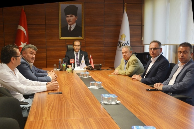 Uşak Demir; “Türk Lirası, Türkiye’nin Bayrağı Gibidir”