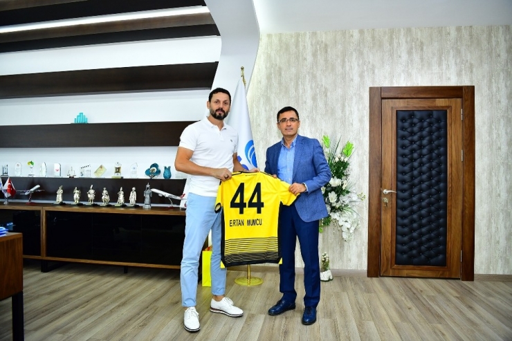 Erol Bulut’tan Eski Başkan Mumcu’ya Forma Sürprizi