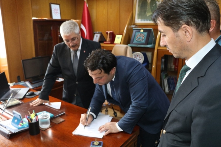 Rize’de 30 Muhtar Maaşlarını Hazineye Bıraktı