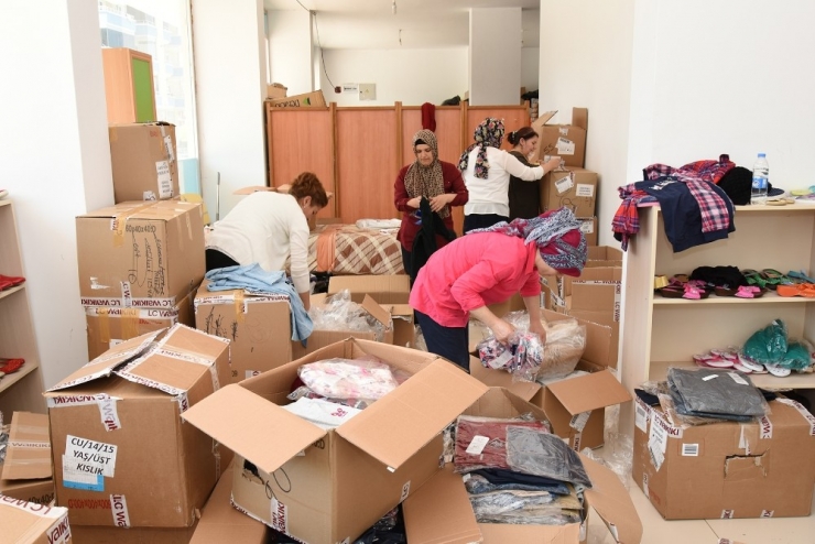 Tekkeköy Belediyesi Hayır Çarşısında Bayram Telaşı