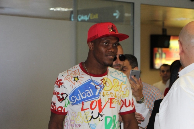 Trabzonspor’un Yeni Transferi Nwakaeme Trabzon’a Geldi