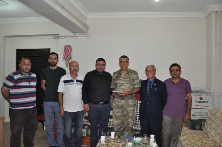 Tugay Komutanı Tuğgeneral Turan İnan Kars Basınıyla Vedalaştı