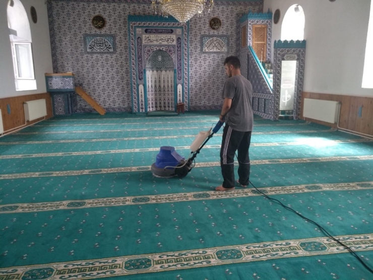 Camiler Bayrama Hazır