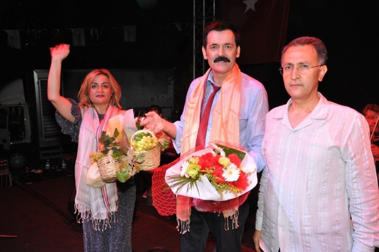 Buldan Yenicekent’te Coşku Dolu Gece