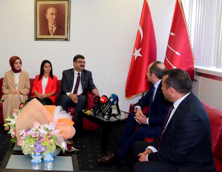 Ak Parti’den Chp’ye Bayram Ziyareti