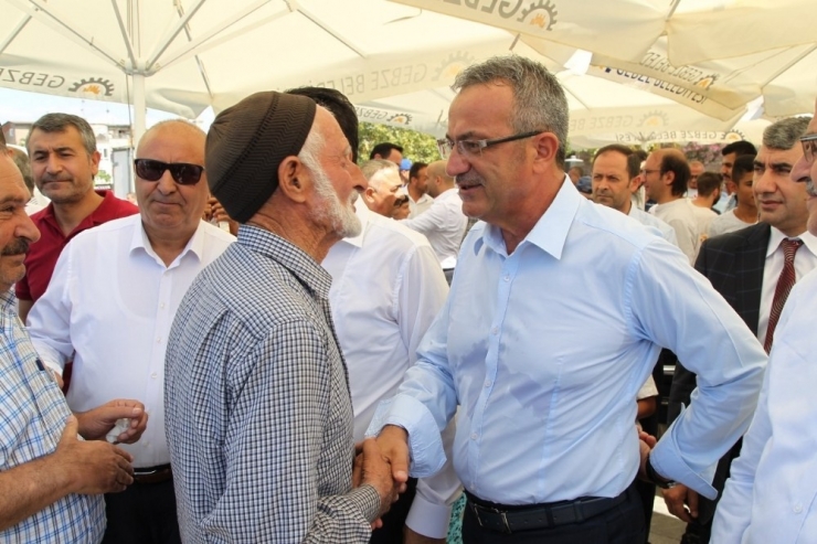 Gebzeliler Kent Meydanında Kucaklaştı