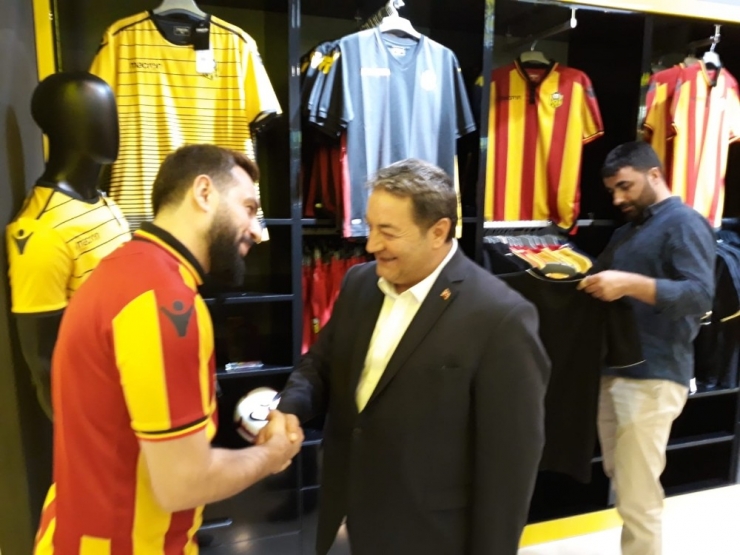 Mhp’li Fendoğlu’ndan, ’Lisanslı Ürün Al’ Kampanyası