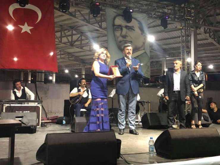 Karaadilliler Vişne Ve Patates Festivalinde Coştu