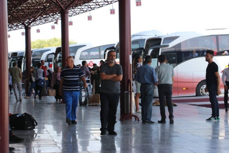 Otogarlarda ‘Bayram Dönüşü’ Hareketliliği