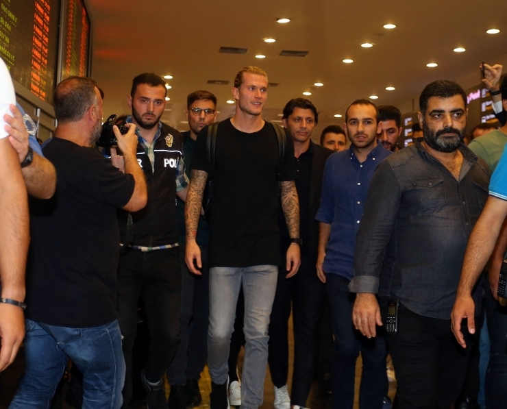 Loris Karius, Beşiktaş İçin İstanbul’da