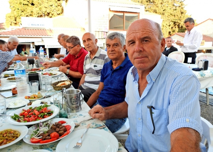 Futbolun Efsaneleri Alaçatı’da Buluştu