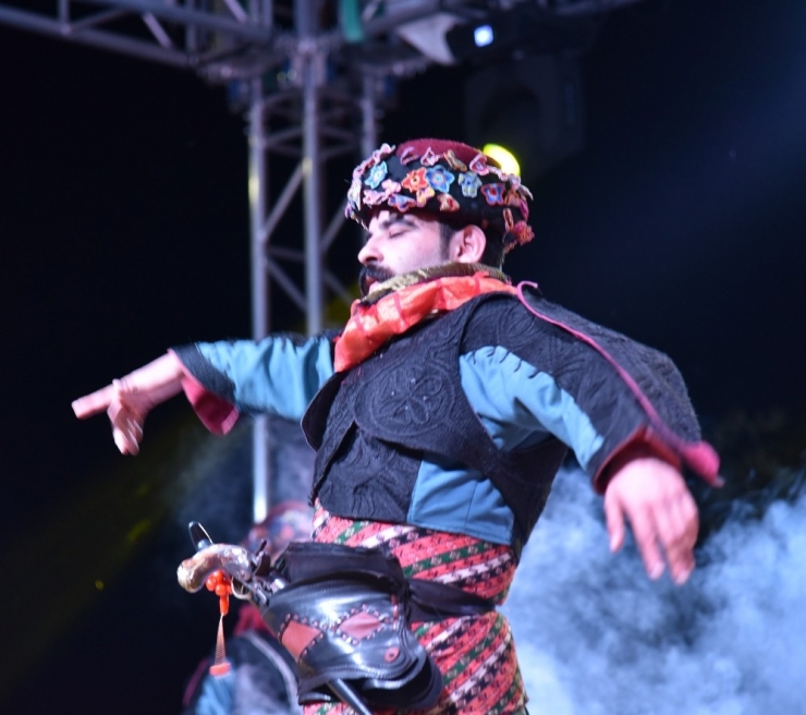 Uluslararası Zafer Halk Oyunları Festivali Başladı