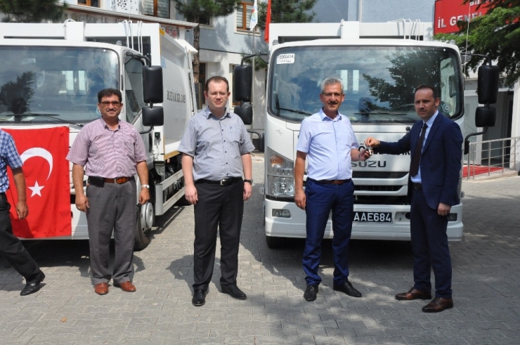 İl Özel İdaresinden Köylere Çöp Kamyonu