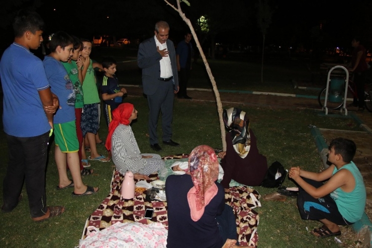 Demirkol’dan Vatandaşlara Gece Ziyareti