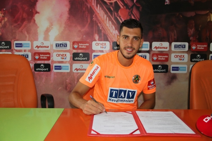 Alanyaspor, Ceyhun Gülselam’ı Renklerine Bağladı