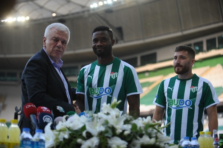 Bursaspor’un İmza Töreninde Skandal
