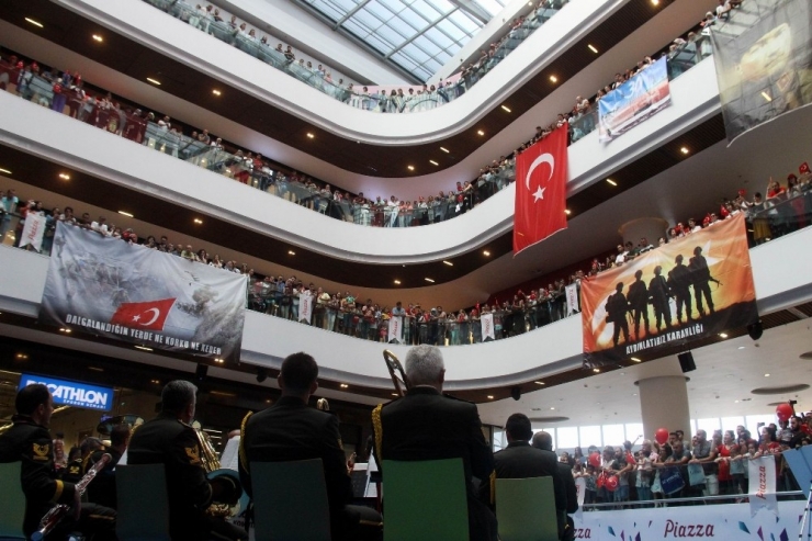 Askeri Bandodan Avm’de Konser