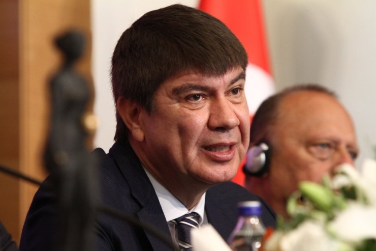 Uluslararası Antalya Film Festivali’nde Ferzan Özpetek Ve Cem Yılmaz’a ‘Yaşam Boyu Başarı Ödülü’