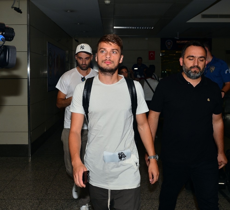 Adem Ljajic İstanbul’a Geldi