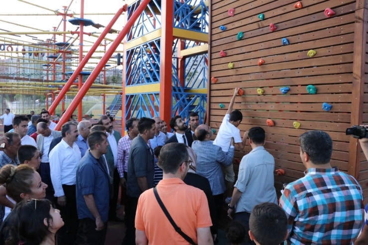 Çocuk Ve Oyun Dünyasında Çocuklar Gönüllerince Eğlendi