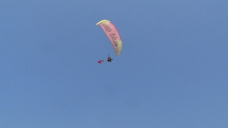 Samandağ’da Yamaç Paraşütü Heyecanı