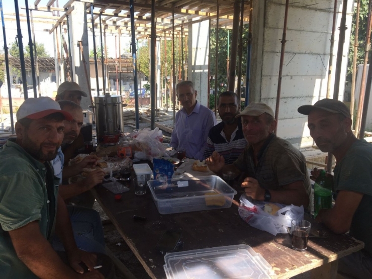 Başkan Dişli, İnşaat İşçilerinin Sofrasına Konuk Oldu