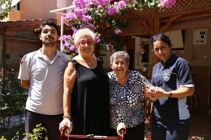 Burhaniye’de Misafirler De Memnun