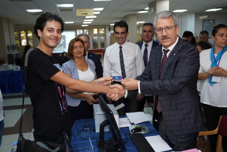 Ege’yi Dereceyle Kazanan Öğrencileri Rektör Budak Kaydetti