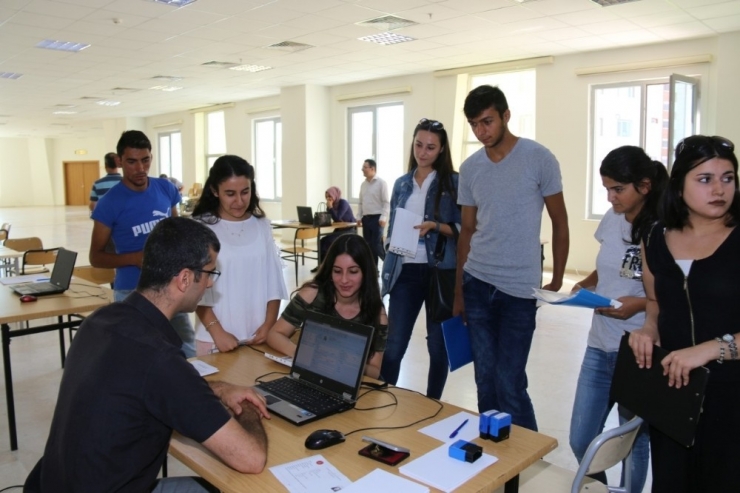 Nevü’de Kayıtlar Başladı