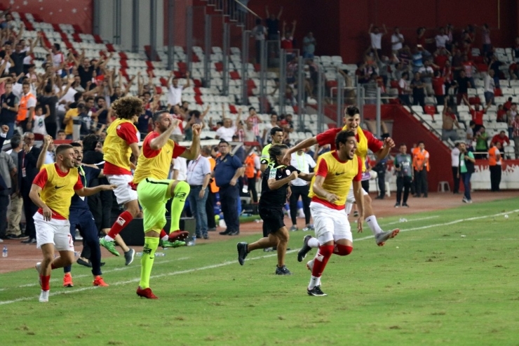 Antalyaspor’da Yüzler Gülüyor