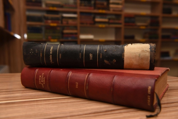 Tıp Tarihi Ve Nutuk’un Orijinal Baskısı Bu Kütüphanede