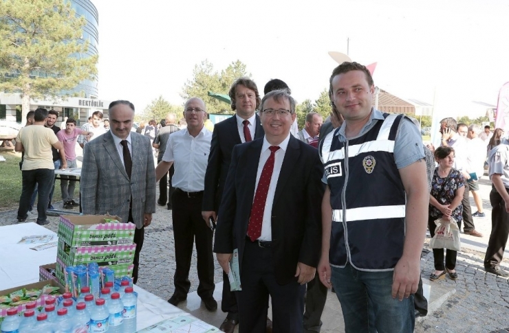 İlk Kayıt Rektör Tabakoğlu’ndan