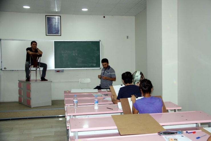 Dü’de Adaylar Yetenekli Elleriyle Hünerlerini Sergiledi