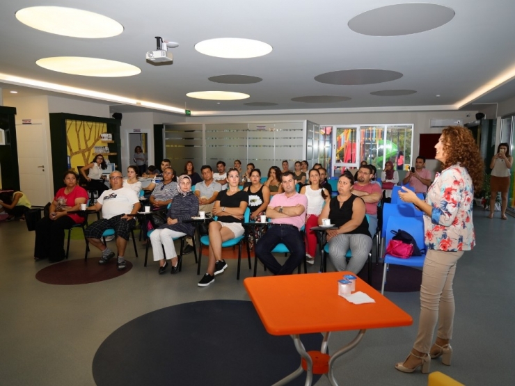 Manavgat Belediyesi’nden Velilere, İlkokula Hazırlık Semineri