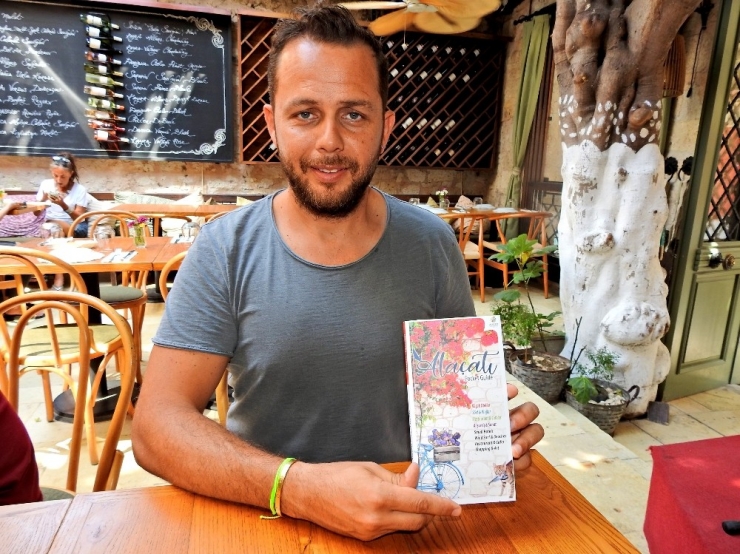 Alaçatı’nın Tanıtımı İçin Cep Kitabı Hazırlandı