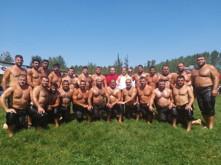 Simav’da 86’ıncı Geleneksel Yağlı Güreş Turnuvası