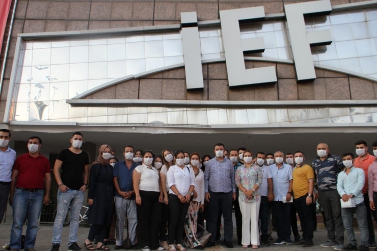 İzmir’deki Ağır Kokuya Ak Parti’den Maskeli Tepki