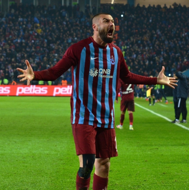 Burak Yılmaz, Alacakları İçin Trabzonspor’u Tff’ye Şikayet Etti