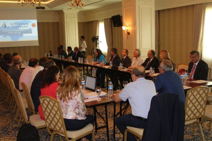 Van’da ‘14. Veteriner Fakültesi Dekanlar Konseyi’ Toplantısı