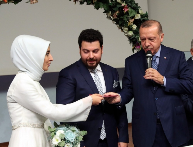 Cumhurbaşkanı Erdoğan, Danışmanı Sefer Turan’ın Kızının Nikah Şahidi Oldu