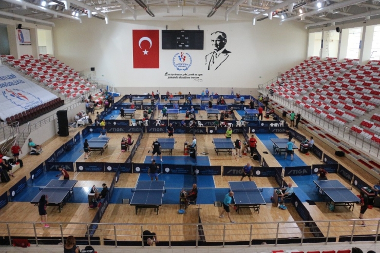 Veteran Masa Tenişçiler Eskişehir’de Buluştu