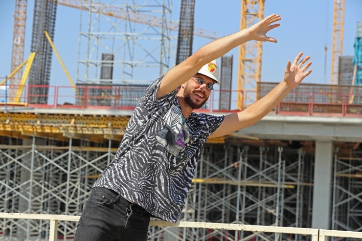 Göztepe’nin Yenileri Stadyum İnşaatını Gezdi