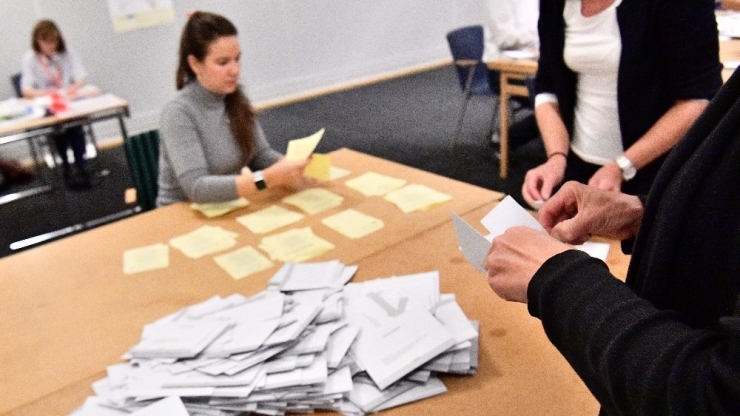 İsveç’te Aşırı Sağcı İktidar Partisi Seçimleri Önde Götürüyor